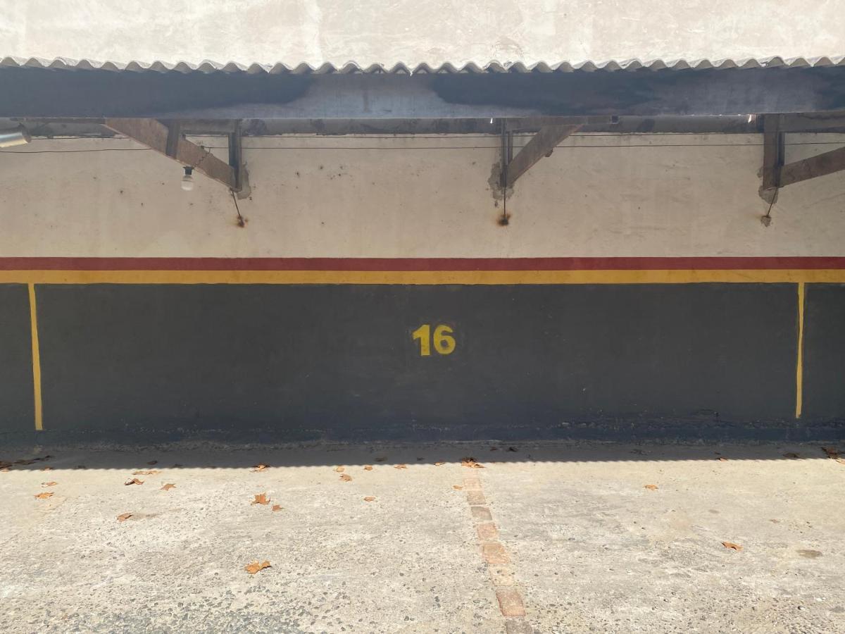 Moderno Com Terraco A 4km Do Consulado *